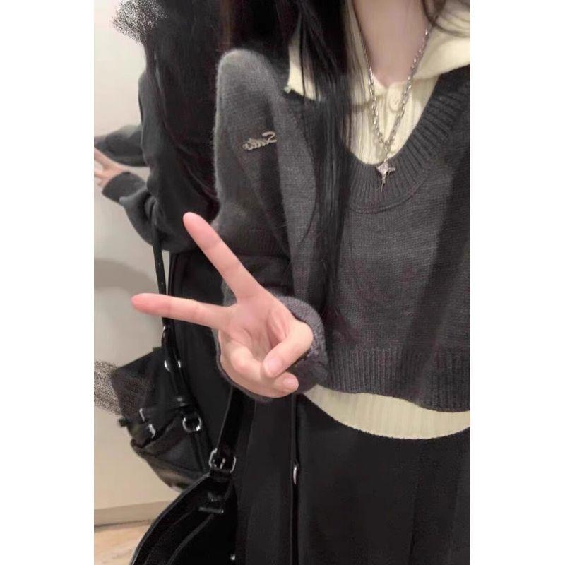 

Preppy Style Short High Waist Sweater Set Sweater Gray + Rice White 2XL [Suggested 130/75.00kg]]