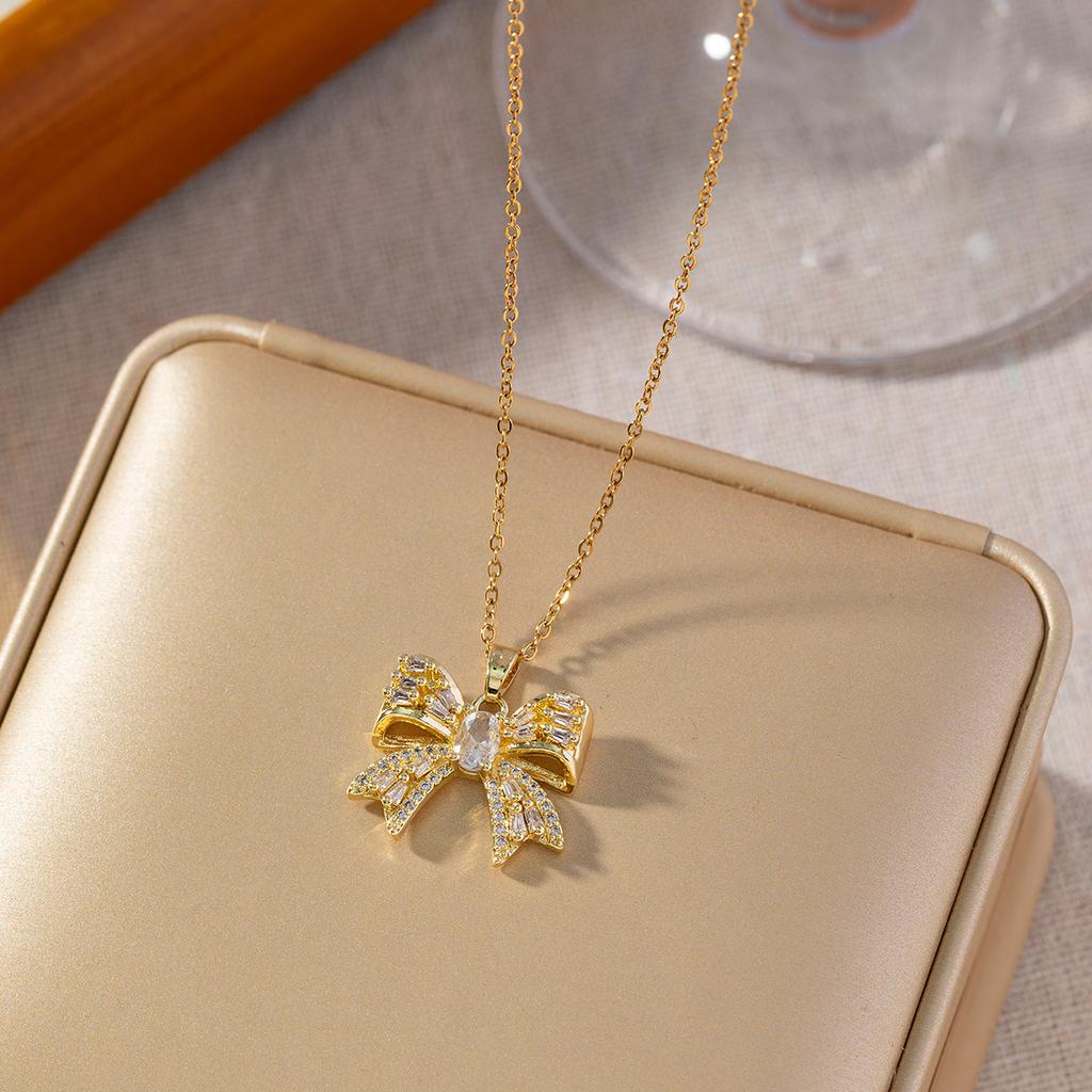 Micro Paved Titanium Steel Cross Pendant Necklace For Women Stylish Versatile Delicate Collarbone Chain
