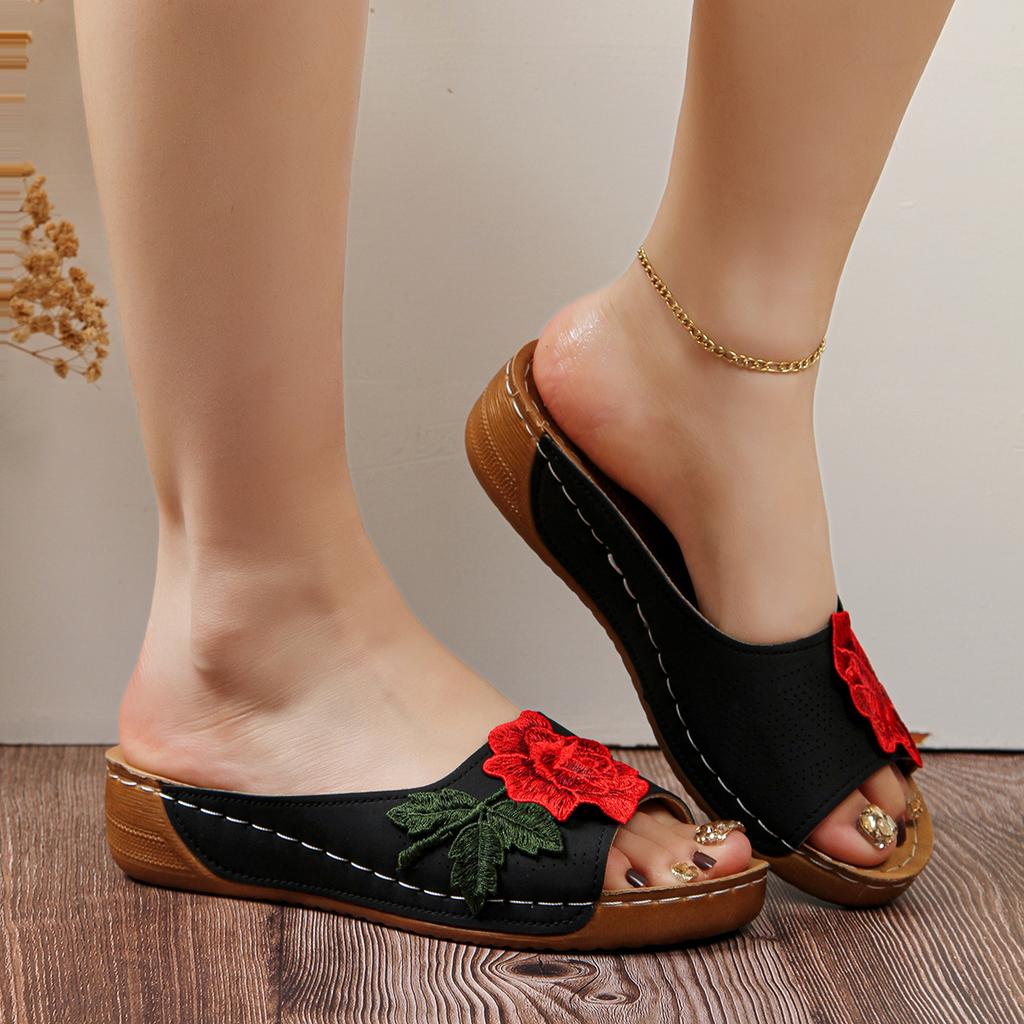 Fashion Women Slippers Retro Summer Comfortable Designer Shoes Women Trend Slip On Wedge Sandals Platform Outdoor Slippers Slides Women