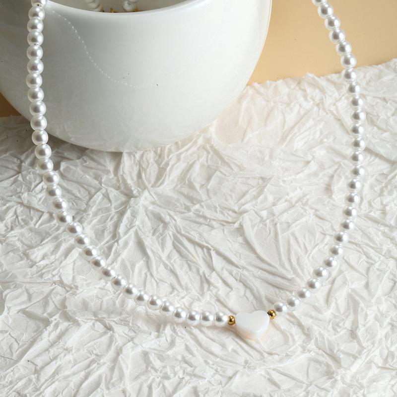 Sweet sister light luxury love pearl necklace female, versatile high-end shell pendant temperament collarbone chain