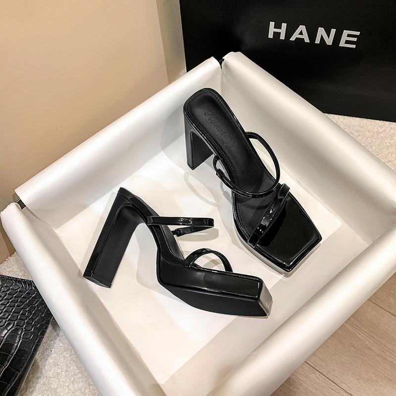 

High heels women s black thick heel summer 2025 new open-toed patent leather word with thick-soled waterproof table slippers women 39 чёрный