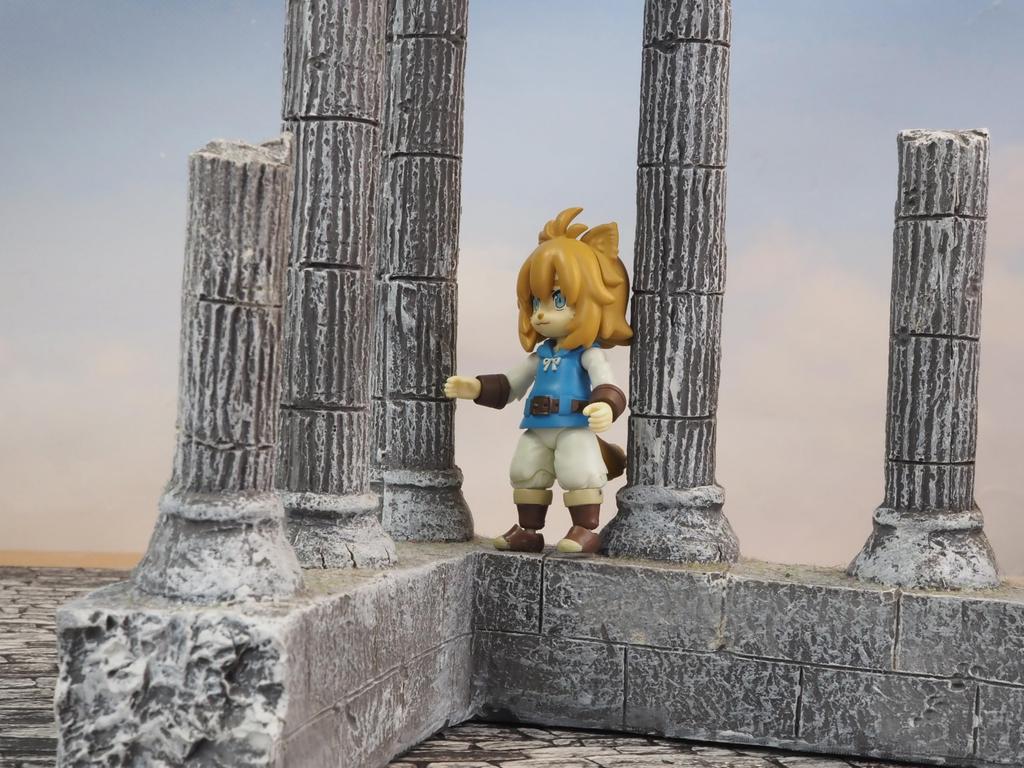 In Three Diorama Temple Pillar for Miniature Ruins Background Scale Compatible Good Directions Figures, Display, 1/12 (Pillar D)