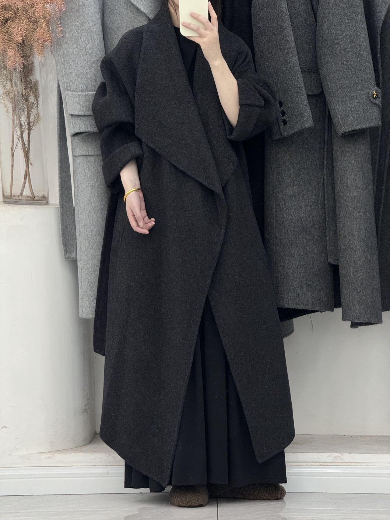

2025 Elegant Wool Coat for Women: Stand-Up Collar, Large Lapel, Extra Long, High-End Style Small