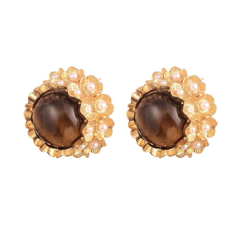 Pearl flower stud earrings retro news temperament 925 earrings women's 2026 new high-end summer light luxury French earrings