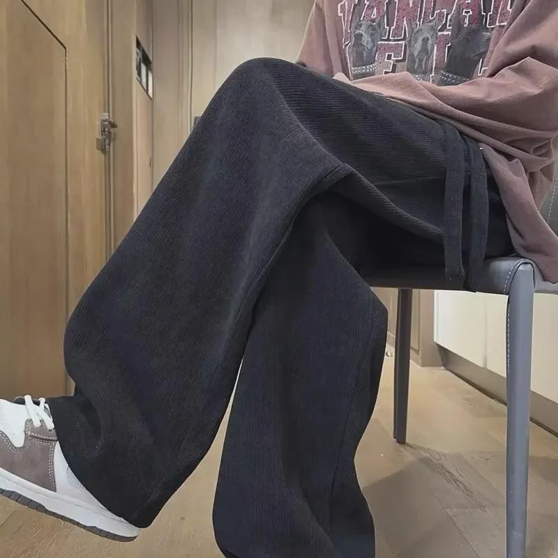 Locker geschnittene Cord-Freizeithose für Herren mit Streifen