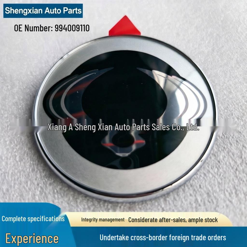 7994009110 Ssangyong Kyron Emblemat Tylnej Klapy Bagażnika