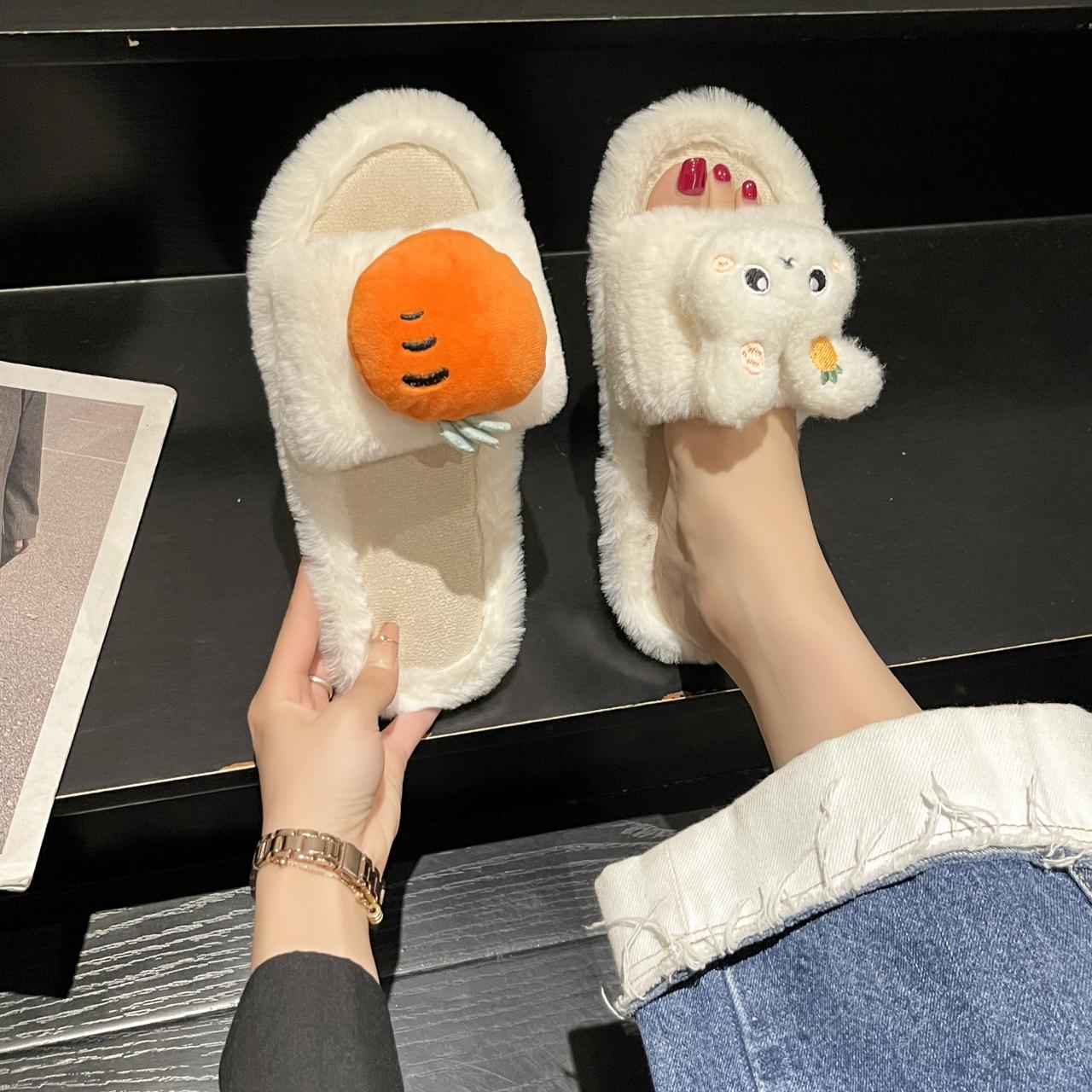 

мода 2024 Зима Новые Женские Домашние Однотонные Украшенные Морковью и Кроликом Пушистые Меховые Хлопковые Тапочки 40-41 белый