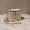 Camellia Diamond Chain Messenger Bag - Versatile, Trendy, and Casual Shoulder Bag