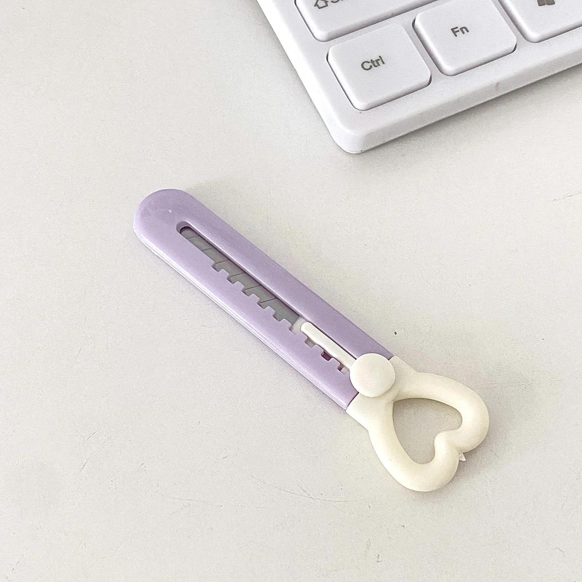 

Нож в форме сердца для бумаг, карманный нож, безопасный нож для коробок, открывалка для конвертов, сменное лезвие, канцелярские принадлежности фиолетовый