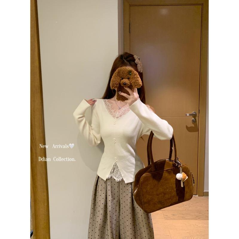 A spring, autumn and winter high-end collar lace knitted sweater for small people with thin bottoming sweaters and tops for women