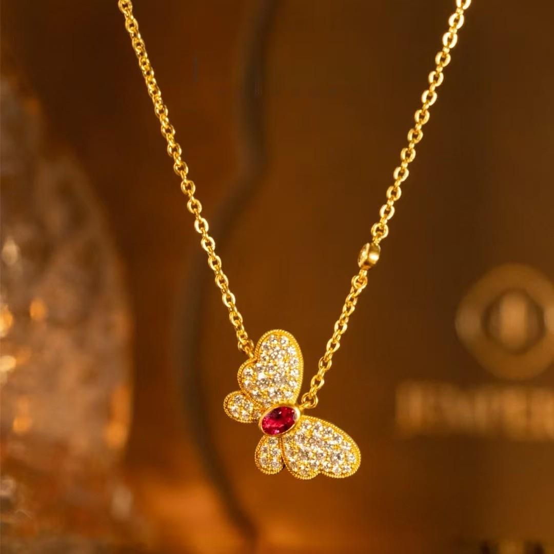 Golden Rhinestone Butterfly Necklace with Ruby Inlaid Pendant - Lightweight Luxury Clavicle Chain