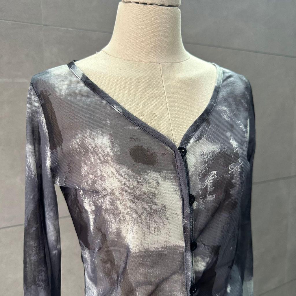 Chic Retro Tie-Dye V-Neck Mesh Sun Protection Cardigan with Stylish Long Sleeves