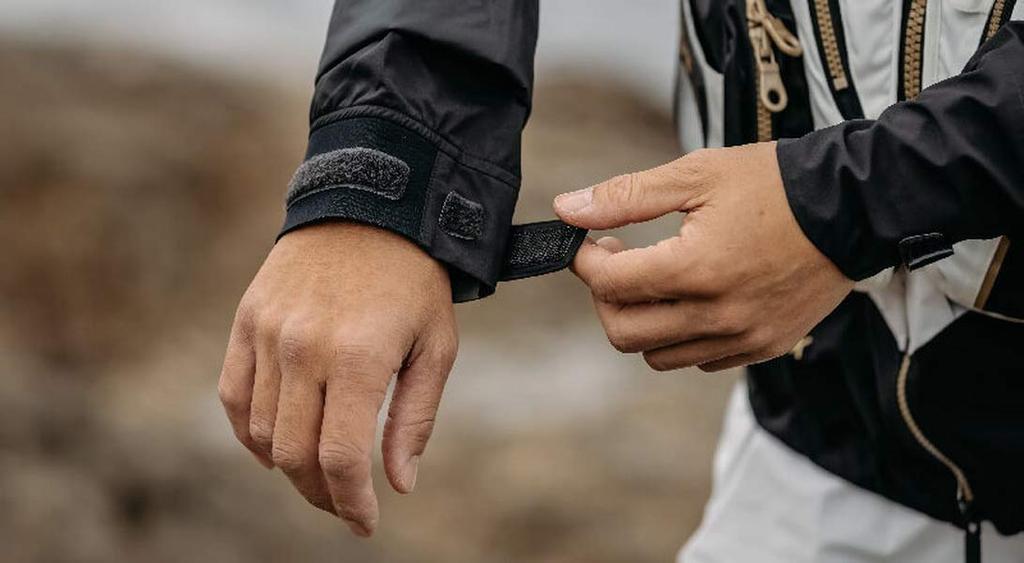 SHIMANO Fishing Rain Wear NEXUS Gore Rain Suit Limited Pro Blood Red 2XL Rock Saltwater RA-112U