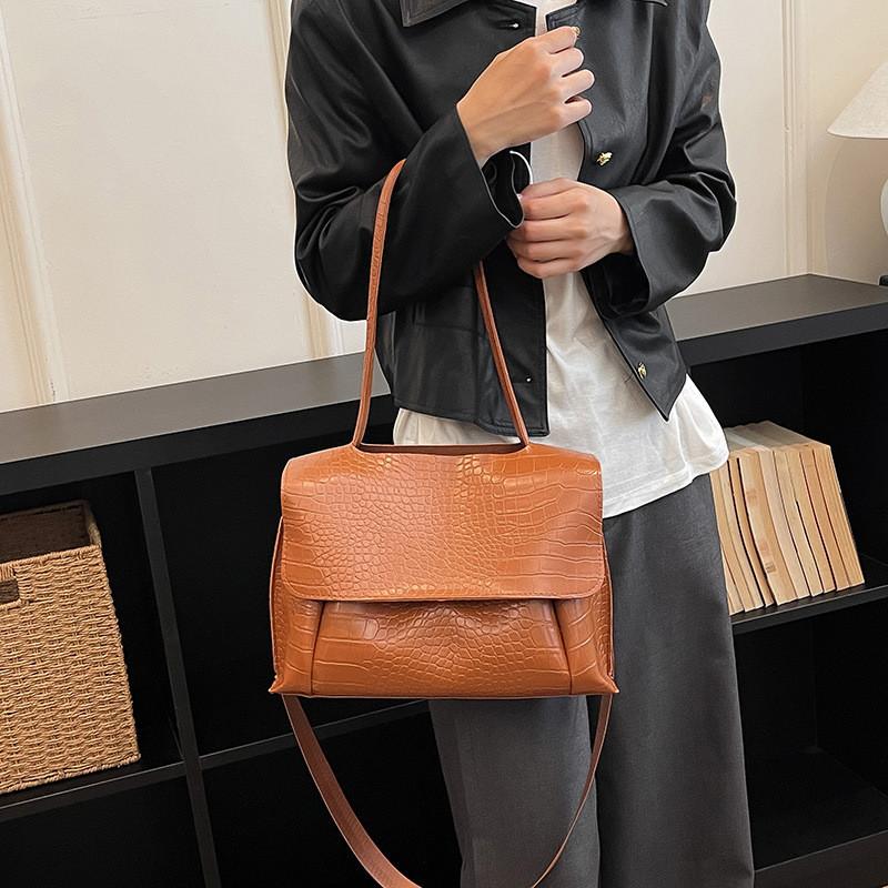 Pu Water Bucket Tote Bag With Magnetic Closure For Daily Urban Use