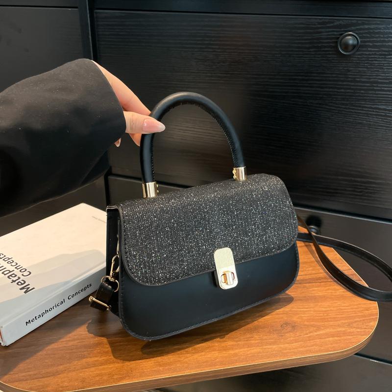 2025 New Retro Portable Small Square Bag Summer Sense Simple Texture Crossbody Shoulder Bag Hand Carry Fashion Women's Bag