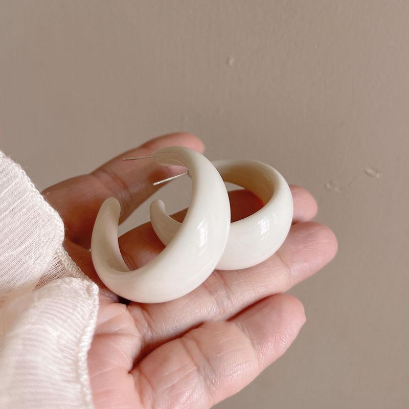 2025 New French Pearl High-End Luxury Earrings for Women - Unique Niche Design, Hot-Selling Studs