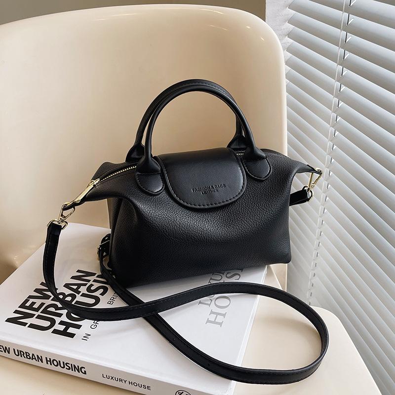 

Большая вместительная сумка женская новая сумка повседневная универсальная высокая чувственность портативная сумка через плечо пригородная косая сумка для пельменей чёрный