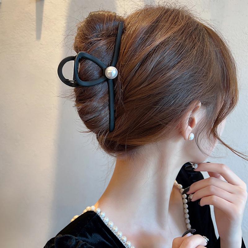 Premium Metal Shark Hair Clip for Women - Large Summer Headdress Hairpin, Unique Design