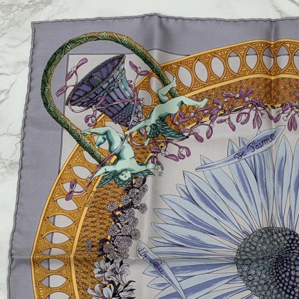 Used Good Condition Hermes Carre 45 AMOURS Amore Silk Scarf Purple