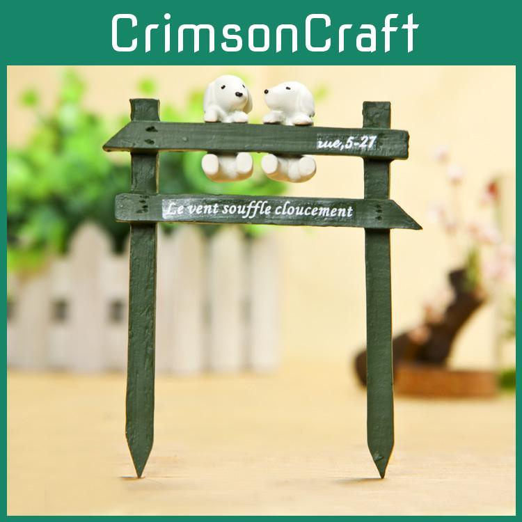 Creative Fence White Dog Scene Mini Model Ornament For Plant Decor And Promotional Gifts