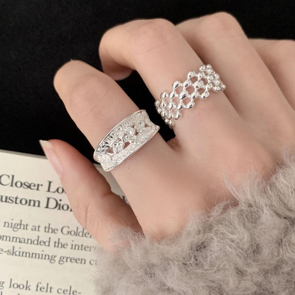 Elegant Geometric Hollow Flower Ring: Versatile, Stackable Beaded Design for Women's Fashion