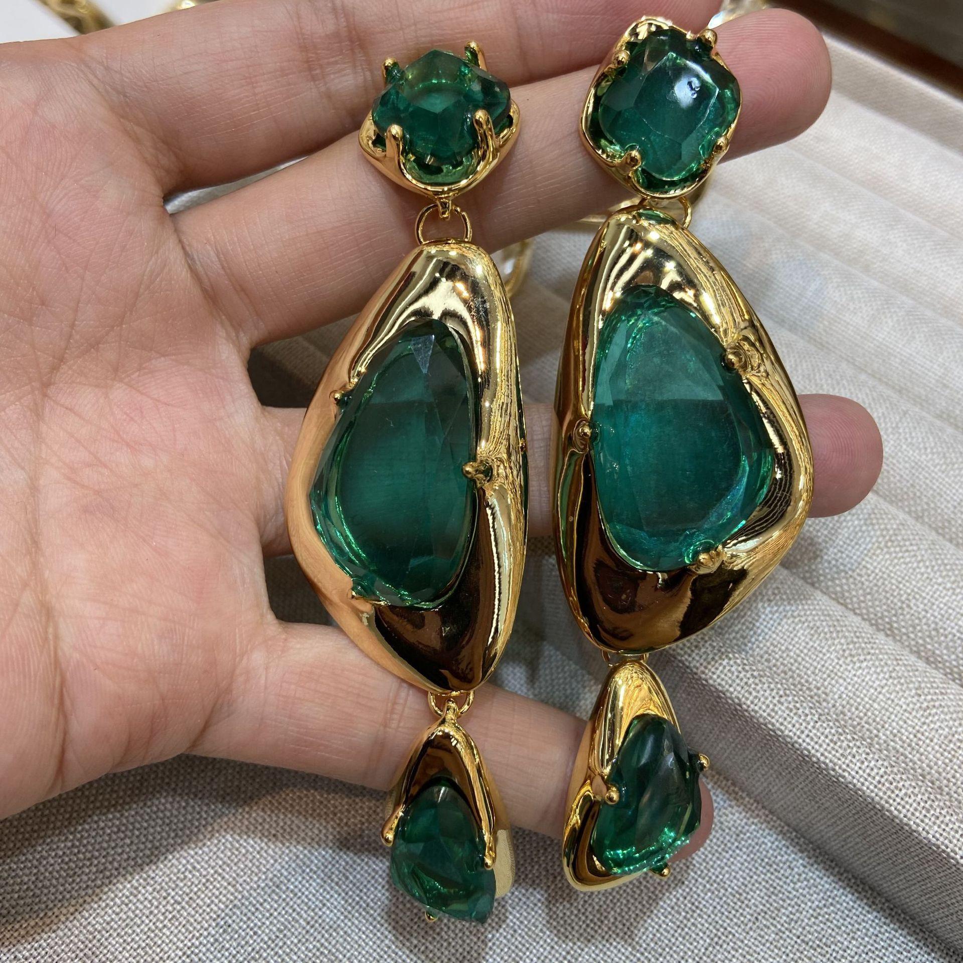 

Новые прозрачные хрустальные нерегулярные треугольные серьги женственность универсальный тренд нишевые серьги мода