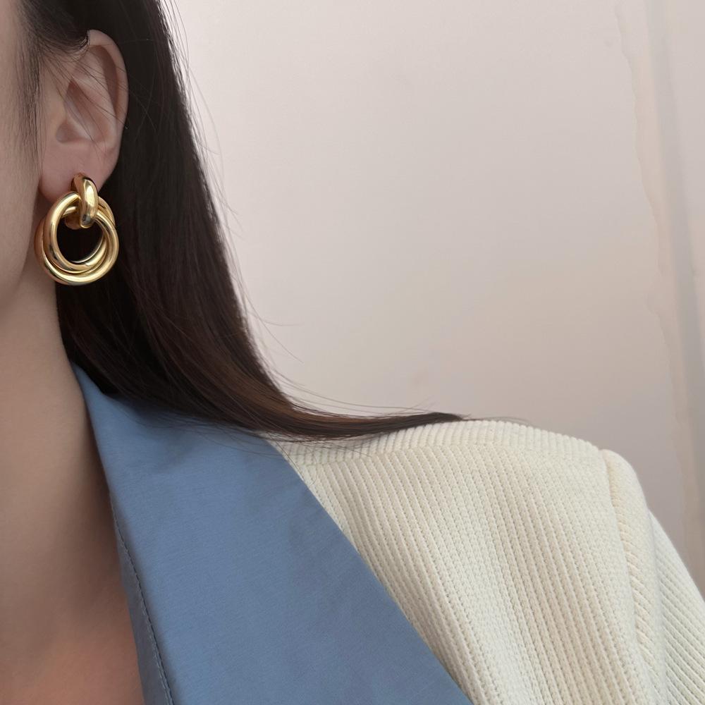 Geometric Twist Retro Circle Earrings - European and American Style