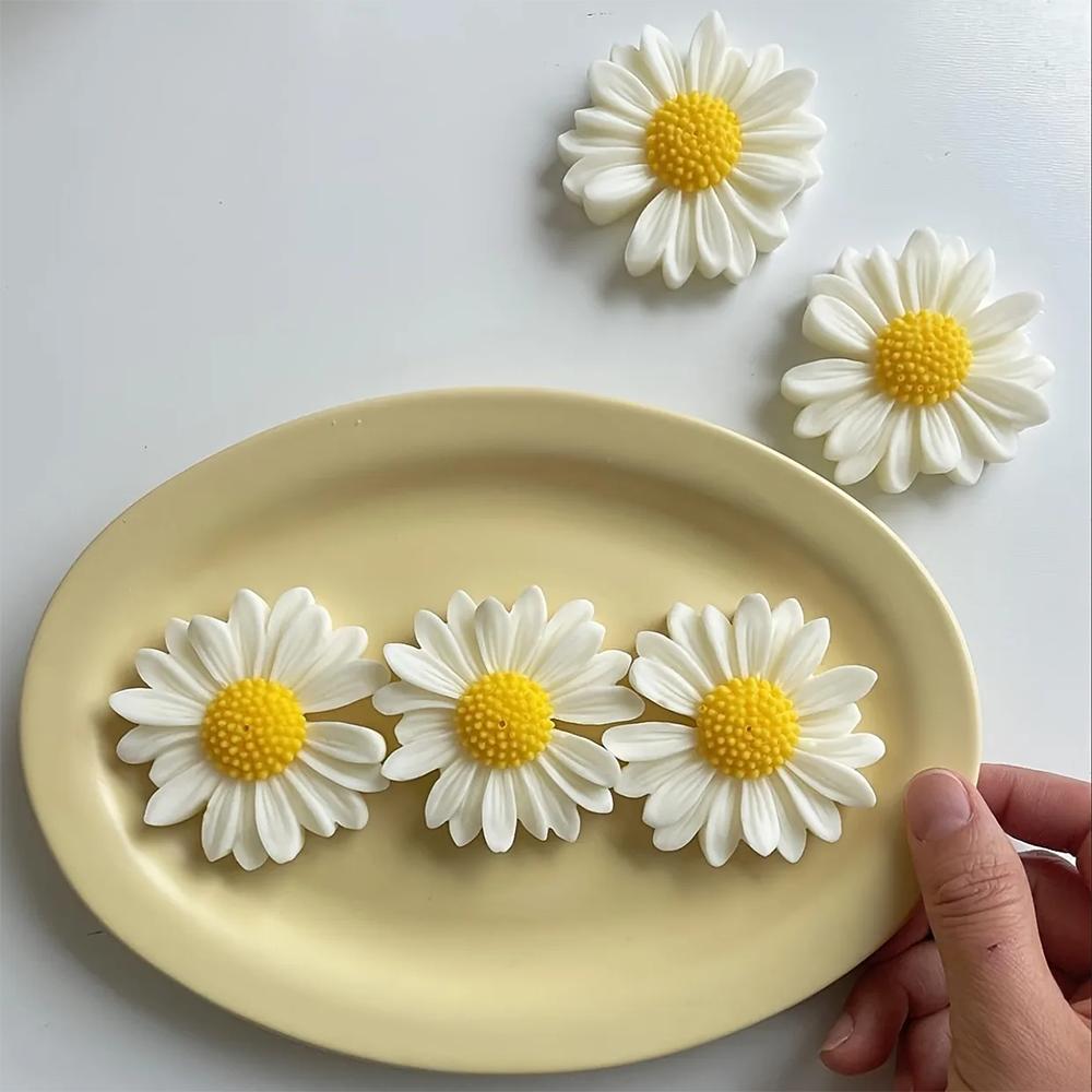 1pc 3D Daisy Flower Silicone Candle and Plaster Mold - DIY Resin and Clay Crafting Supplies