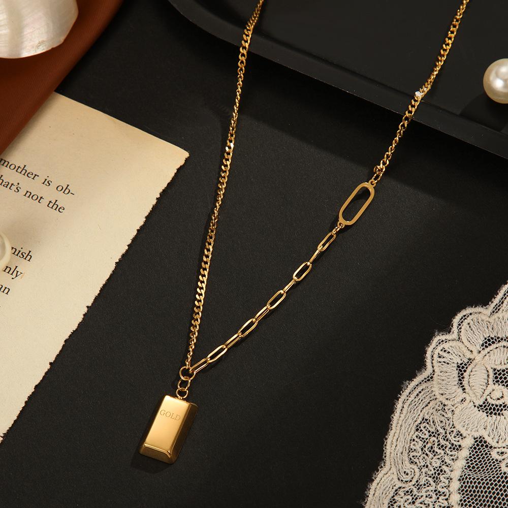 European and American Stainless Steel Titanium Steel Necklace 18K Gold Niche Design Temperament Versatile Geometric Pendant Collarbone Chain