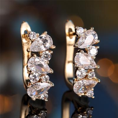 1 Paar weiße Zirkonia Wassertropfen Creolen für Frauen Mode Gold Farbe Hochzeit Schmuck