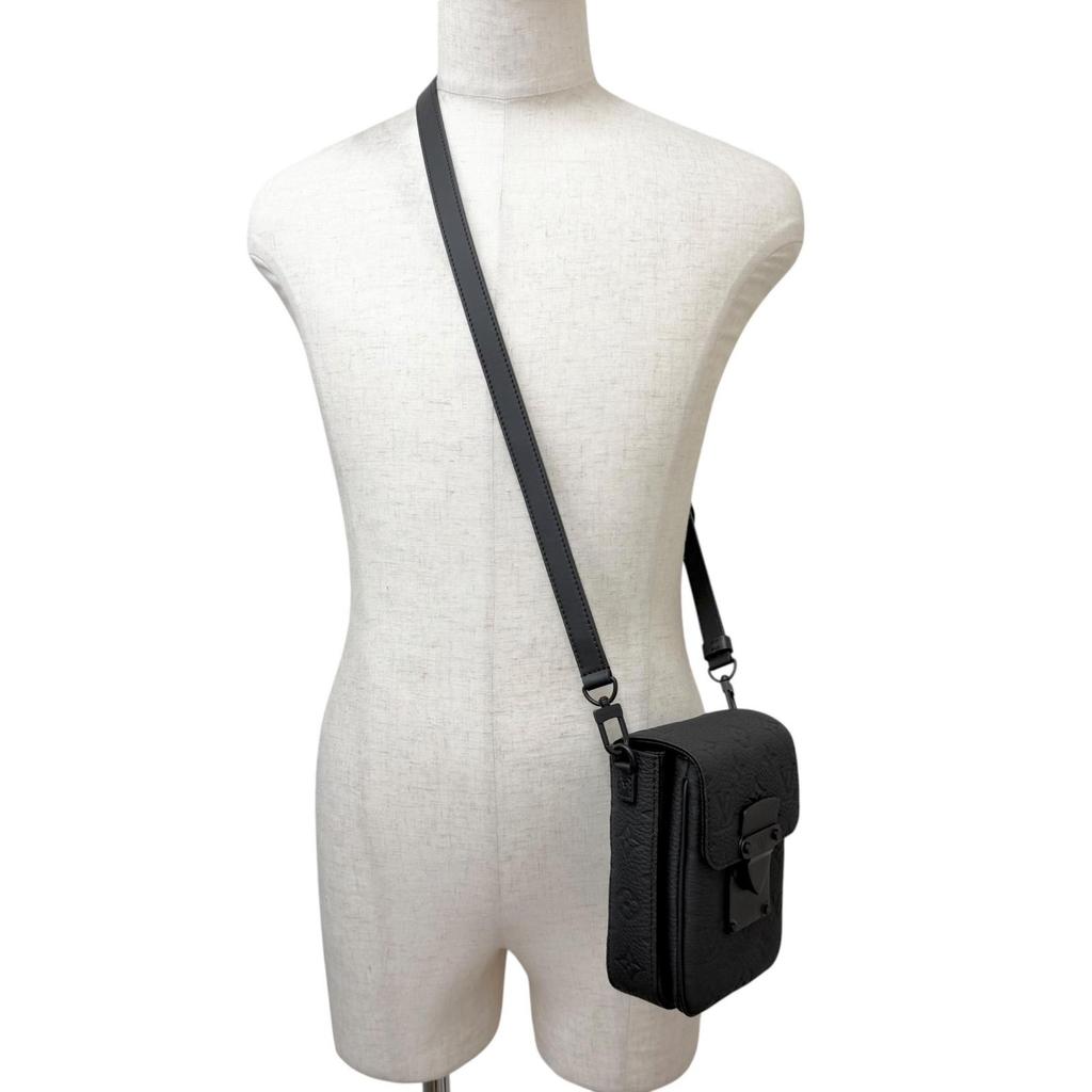 Excellent LOUIS VUITTON Shoulder Bag S Lock Vertical Wearable Wallet Used