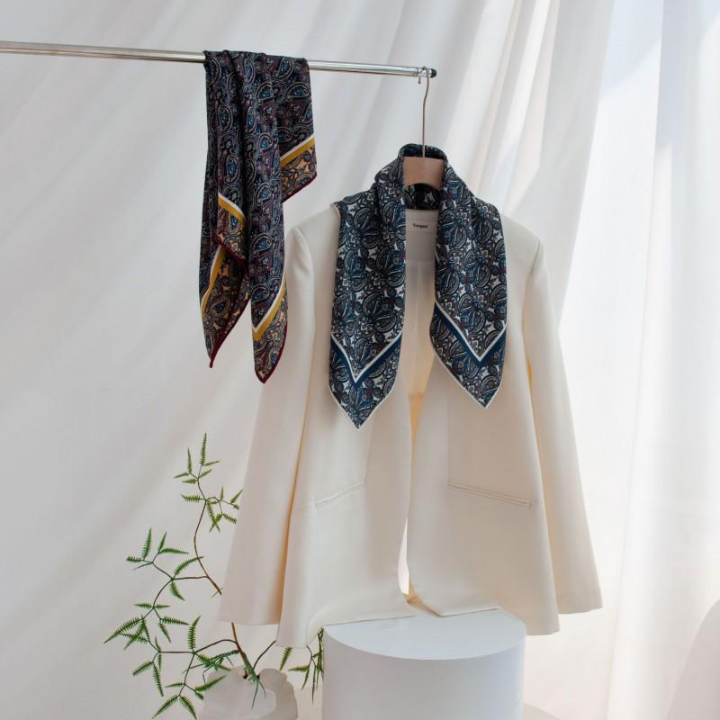 Womens Double-Sided Printed Wool Silk Scarf Square Shawl Elegant Stylish Accessory Fall Winter