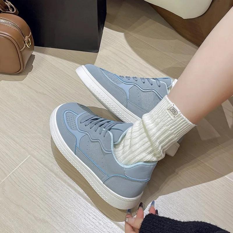 Fashion 2025 New Autumn Women's Low Cut Casual Walking Outdoor Lace Up Flat Shoes Women's Fashionable Sports Kawaii Shoes Sneakers