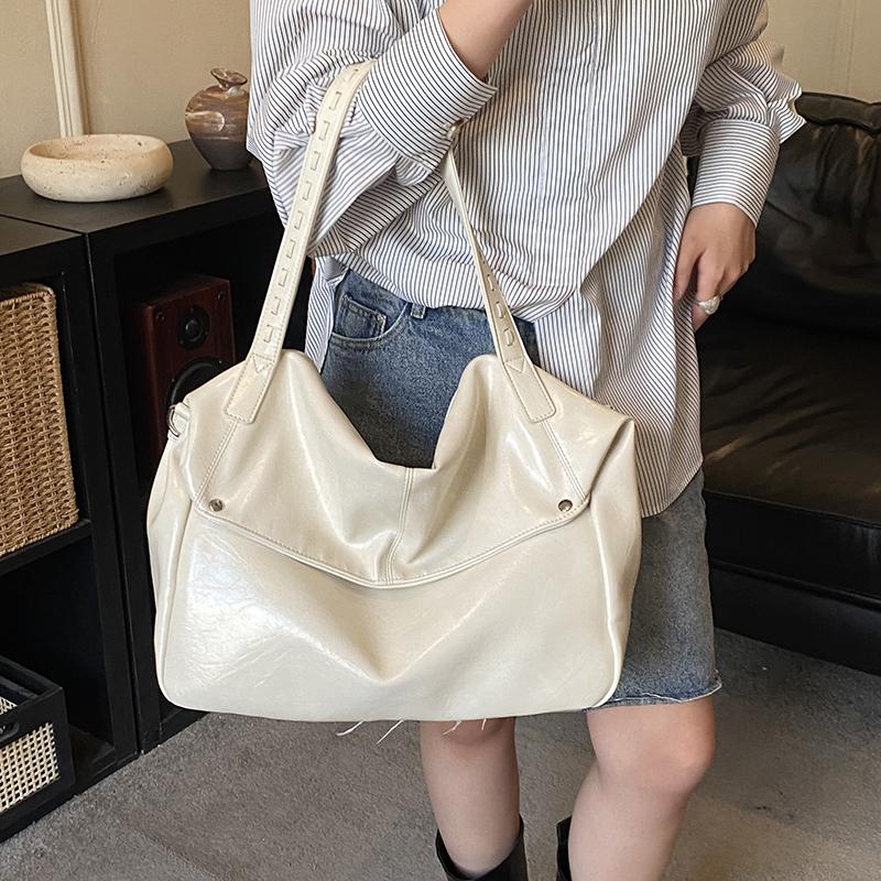 Glossy Faux Leather Hobo Bag Women Fashion Shoulder Bag With Adjustable Strap Soft Texture Handbag Everyday Use
