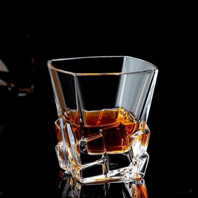 1 Stück Quadratische Transparente Glas Tasse mit Einzigartigem Boden Eis Design Kaffeetasse im Minimalistischen Stil Safttasse Perfektes Geburtstagsgeschenk