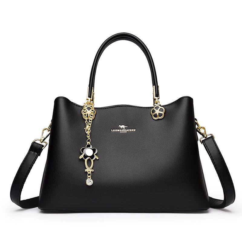 This Large-capacity Handbag Is A Stylish, Versatile and Niche Gift for Women