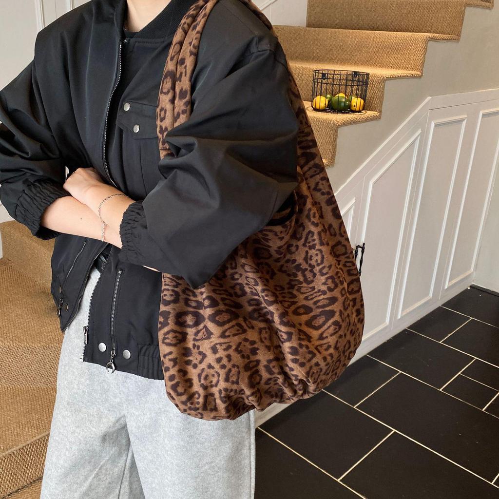 2025 Women's Retro Korean Large Capacity Suede Tote - Versatile Shoulder Bag for Commute