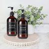 500ML 2 Τεμάχια Κεχριμπαρένι Επαναγεμιζόμενα Μπουκάλια Σαμπουάν και Conditioner Διανομείς Αφρόλουτου Μπουκάλι Σαπουνιού Μπουκάλι Λοσιόν Ντους Δοχείο Υγρού με Ετικέτες