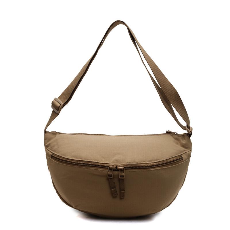 Korean version of popular fashion breast bag women's new simple shoulder bag large capacity light casual messenger bag