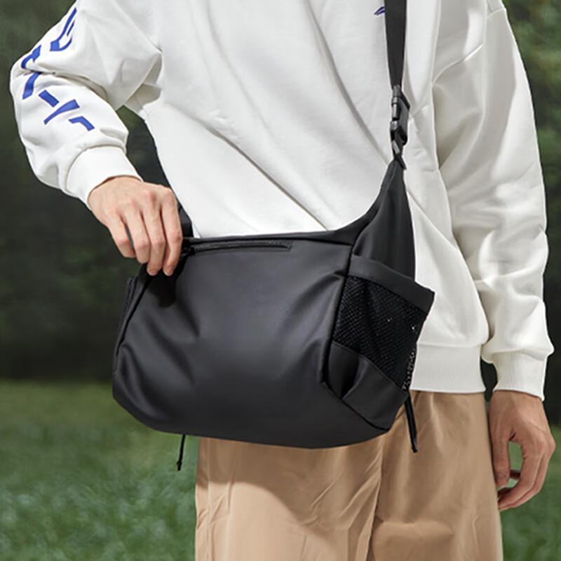 

Men s Casual Crossbody Travel Messenger Bag