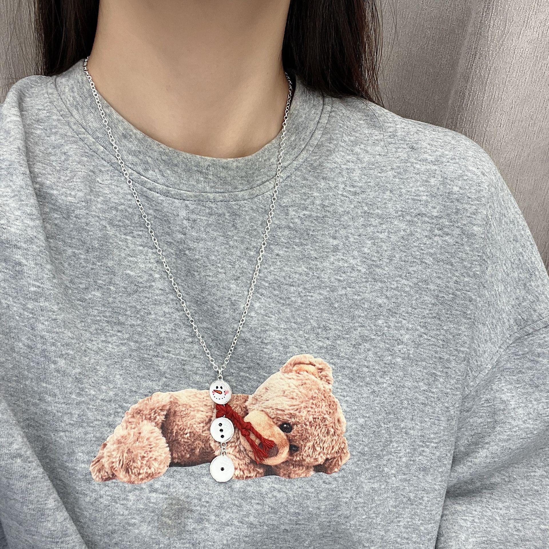 

Ожерелье с подвеской в виде снеговика с белой кисточкой — симпатичное, высококачественное, классное корейское осенне-зимнее ожерелье для ключицы N1230 Snowman Button Scarf Necklace красный