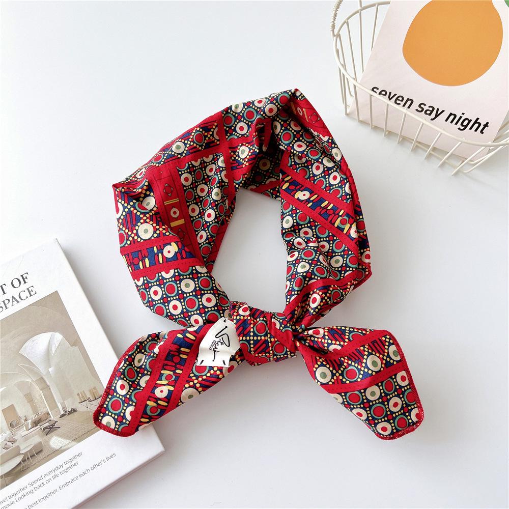 Silk-Blend Women's Square Scarf for Neck Protection - Ideal for Spring, Autumn, and Summer Outfits
