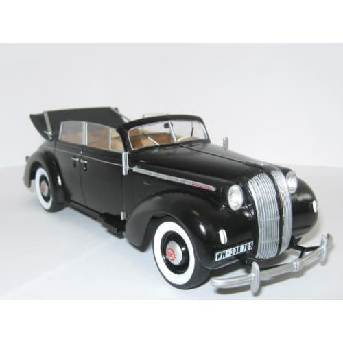 ICM 1/35 German Admiral Open Staff Car with Figure Plastic Model 35471