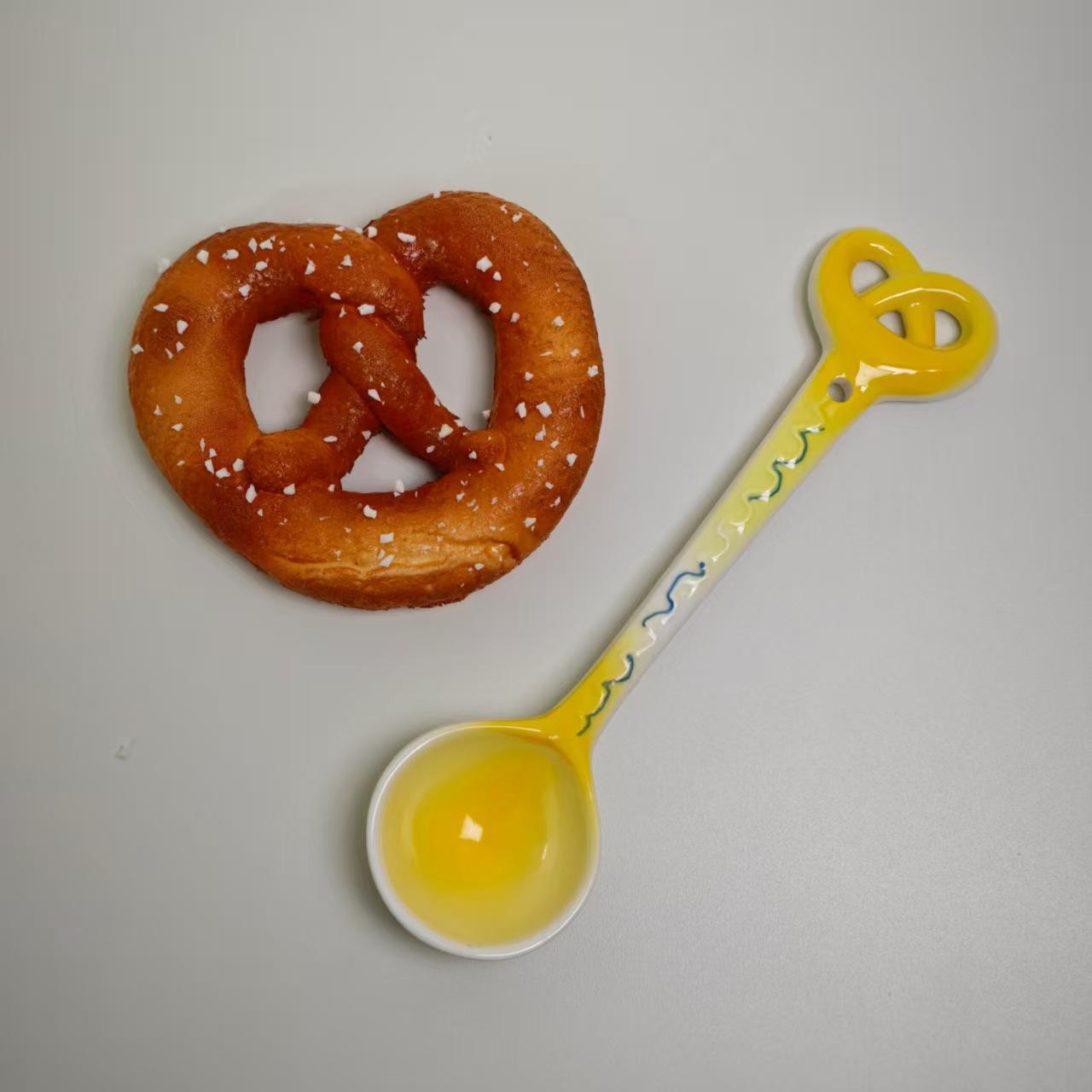 Creative And Fresh Household Children S Cartoon Spoon Cute Spoon Ceramic Rice Spoon Bread Spoon High Value Long Handle Spoon