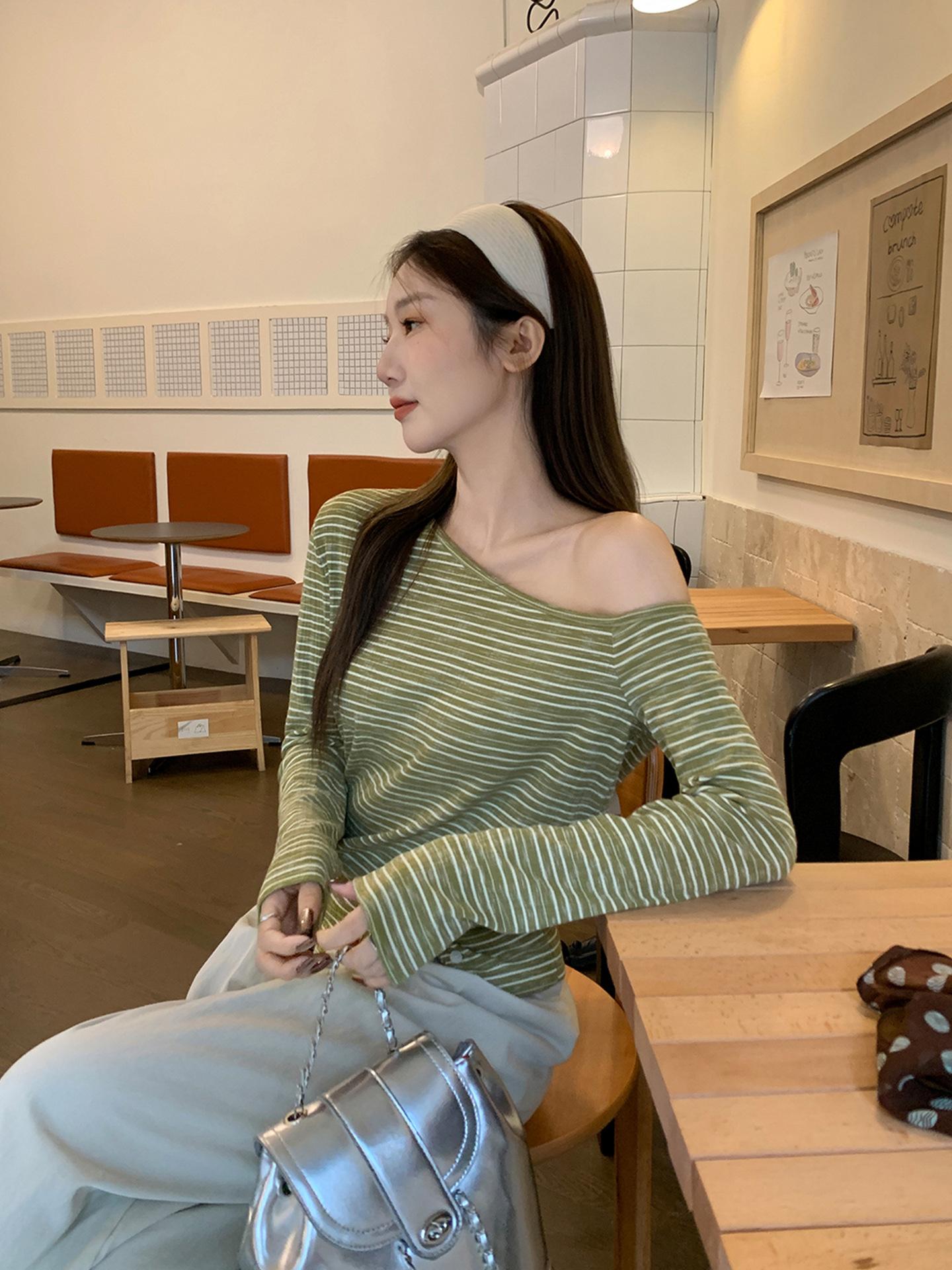 

Retro design green striped button-down off-the-shoulder t-shirt early autumn new loose long-sleeved top women S