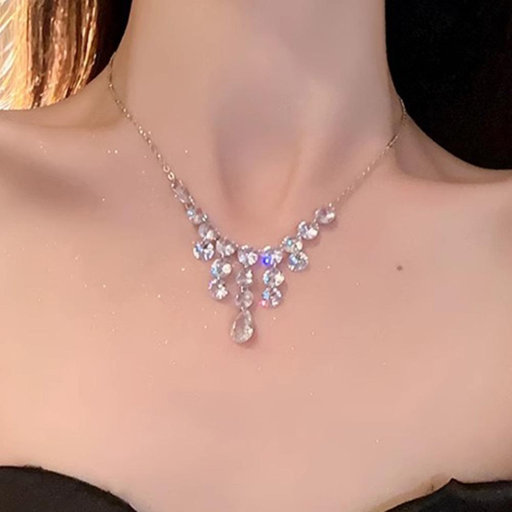 Elegante Verlobungsketten Wunderschöne Schlüsselbeinkette Heißer Verkauf Diamantkette Jubiläumsgeschenk