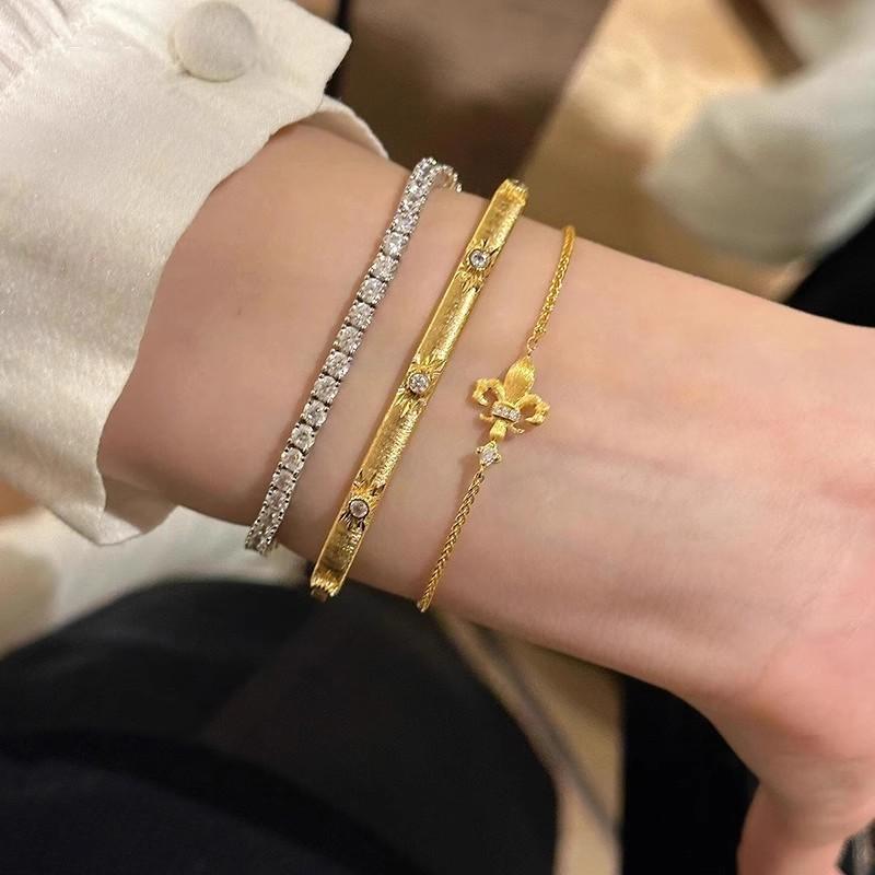 s925 sterling silver French retro brushed iris flower sparkling diamond bracelet for women, a light luxury mid-style exquisite