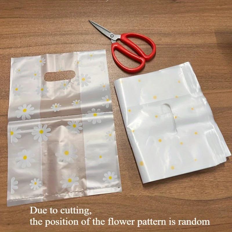 50pcs Daisy Plastic Packaging Bag Reusable Gift Bags Takeout Baking Cake Bakery Bag Transparent Birthday Wedding Party Gift Bags