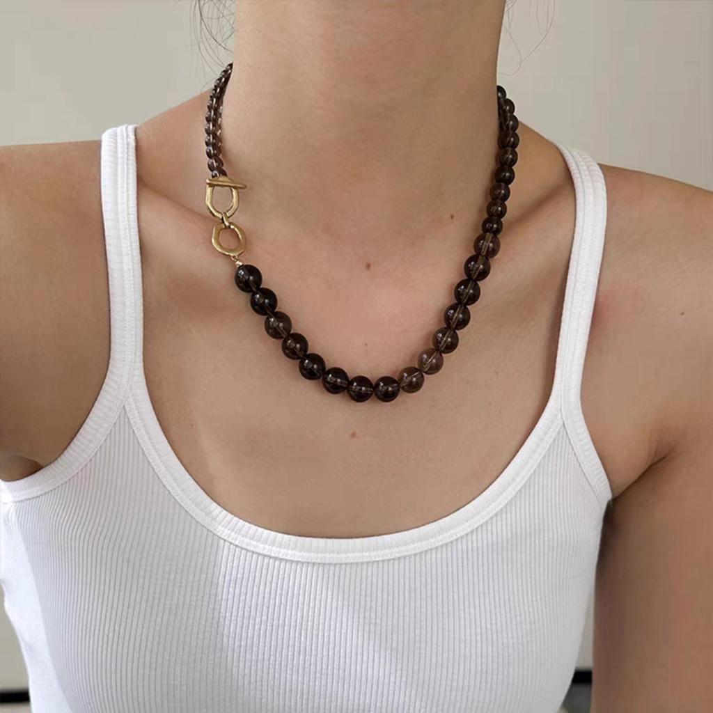 Autumn And Winter New Brown Glass Beaded Ot Buckle Collarbone Chain Fashion Commuting Must Enter Niche Fashion Simple Necklace Women
