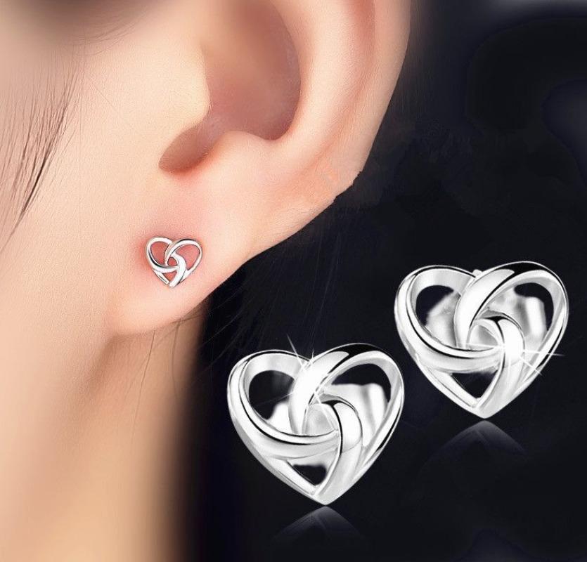 Fashion New Minimalist Tiny Metal Hollow Heart Stud Earrings for Women New Fashion Mini Cute Earrings Accessories Zircon Gift